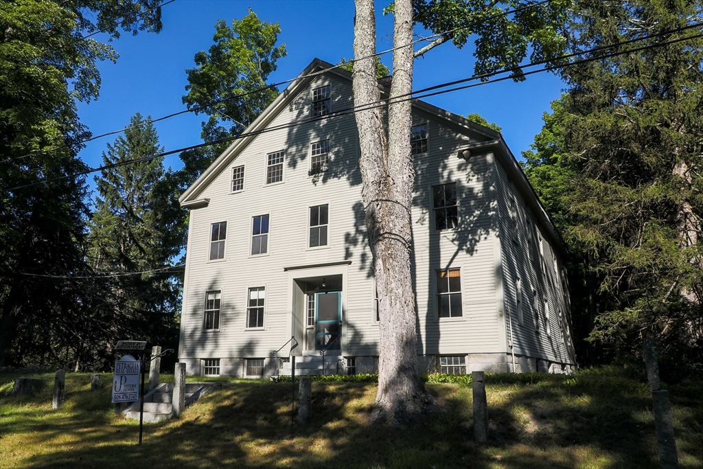 78 Shaker Rd in Harvard