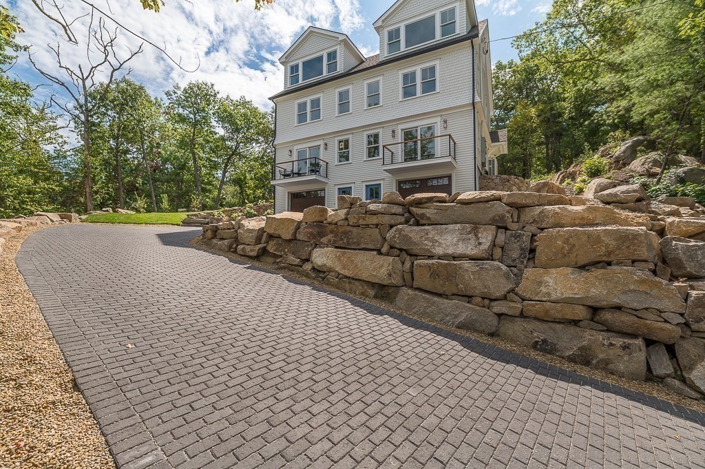 5 Samoset Rd #B in Gloucester
