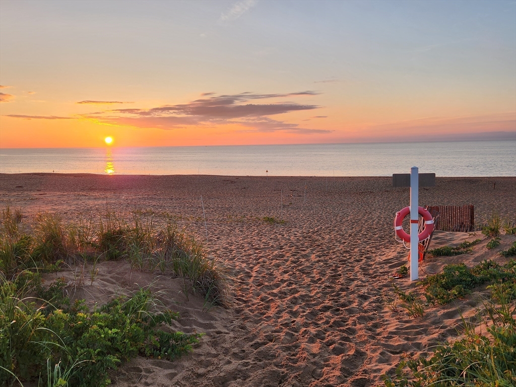 49 Northern Blvd in Newbury