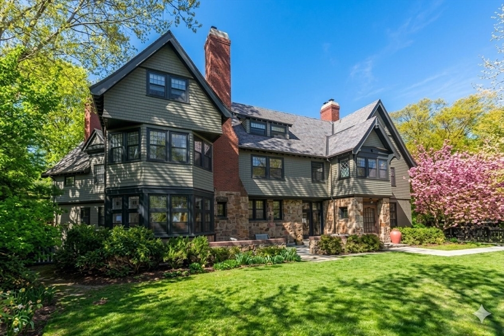 157 Brattle Street in Cambridge