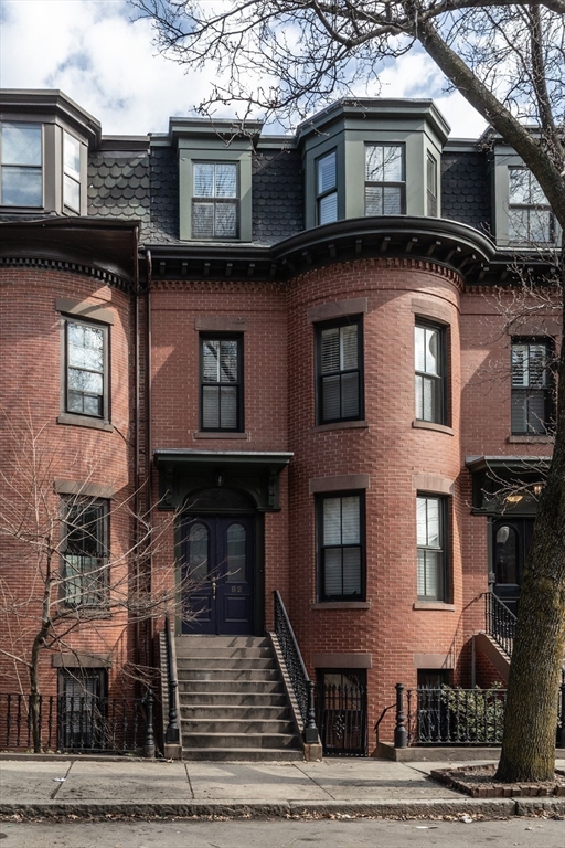 82 E Brookline St #1 in Boston
