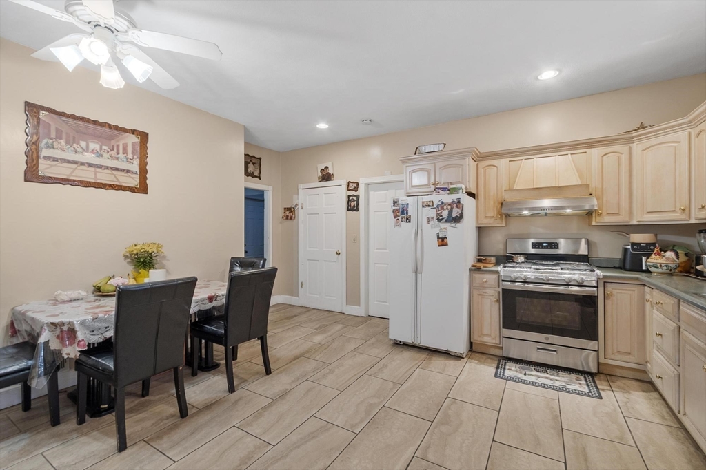 51 High Rock St in Lynn