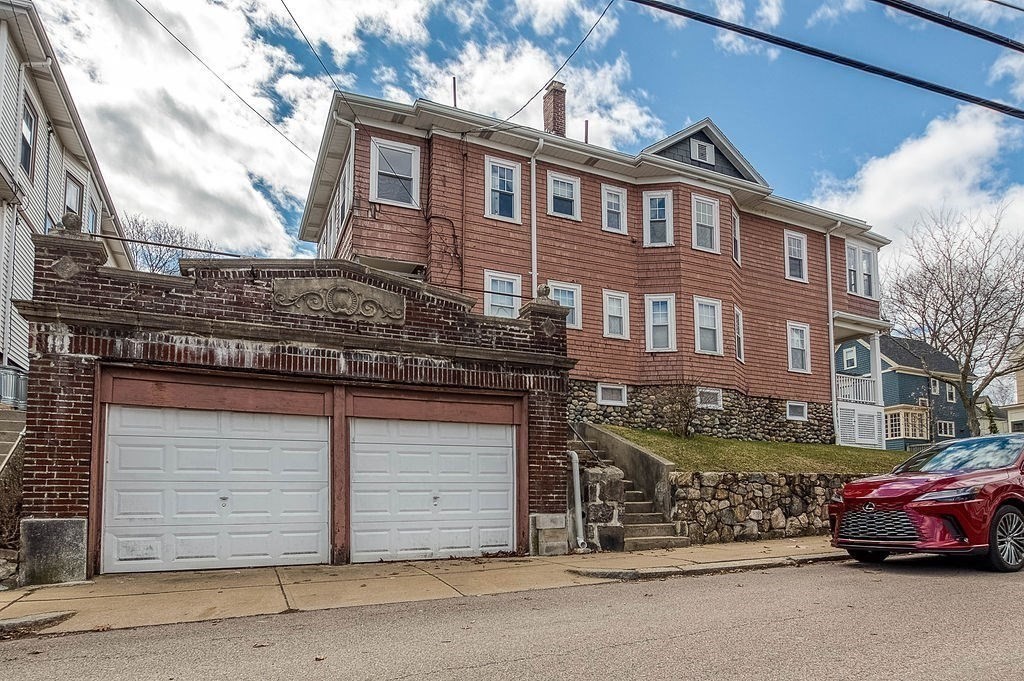 73 Westbourne St in Roslindale