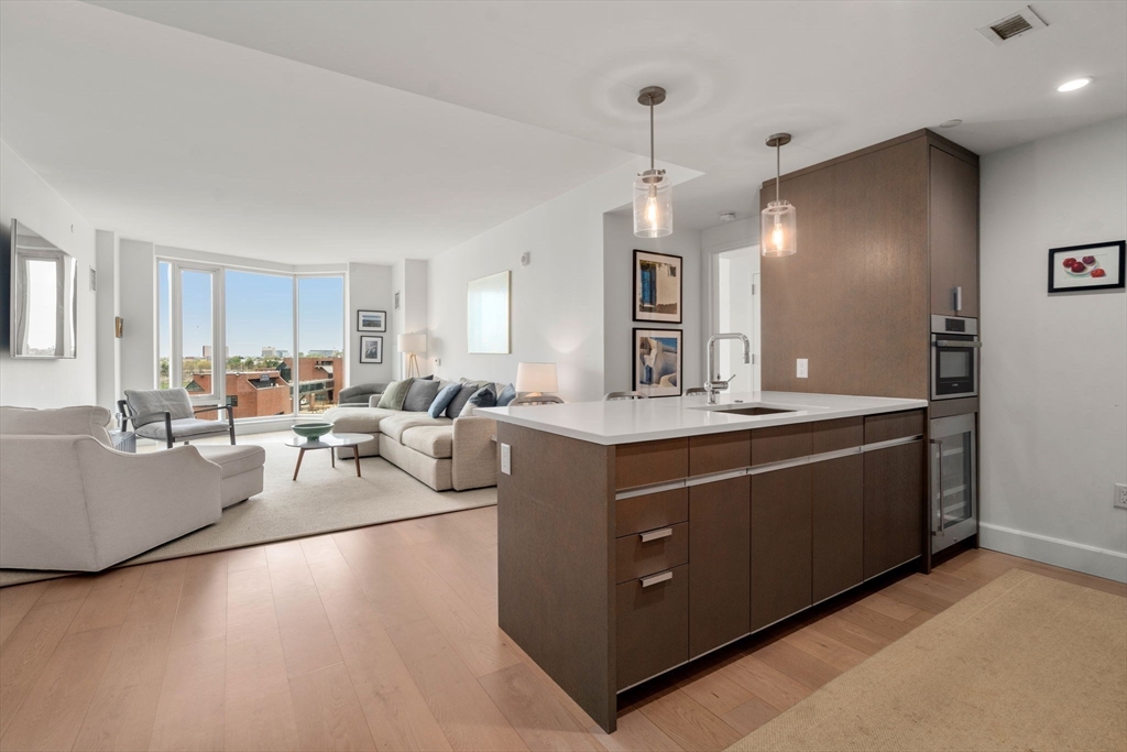 100 Lovejoy Wharf #7J in Boston