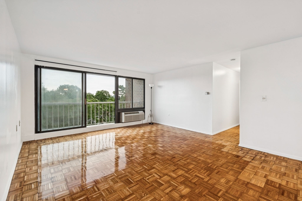 1105 Massachusetts Ave #6A in Cambridge