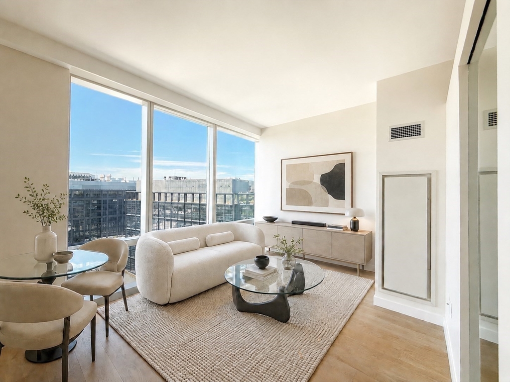 188 Brookline Ave #22G in Boston