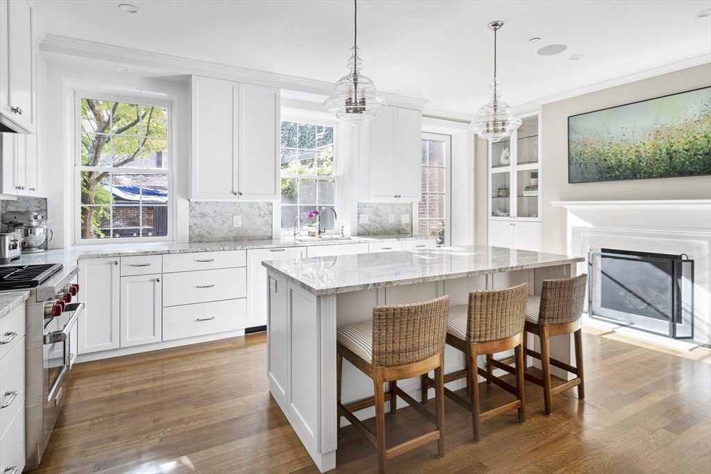 54 Pinckney St in Boston