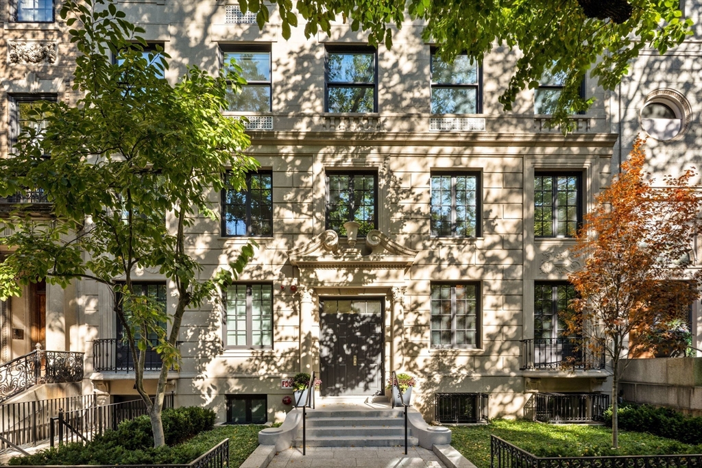 397 Commonwealth Avenue #3 in Boston
