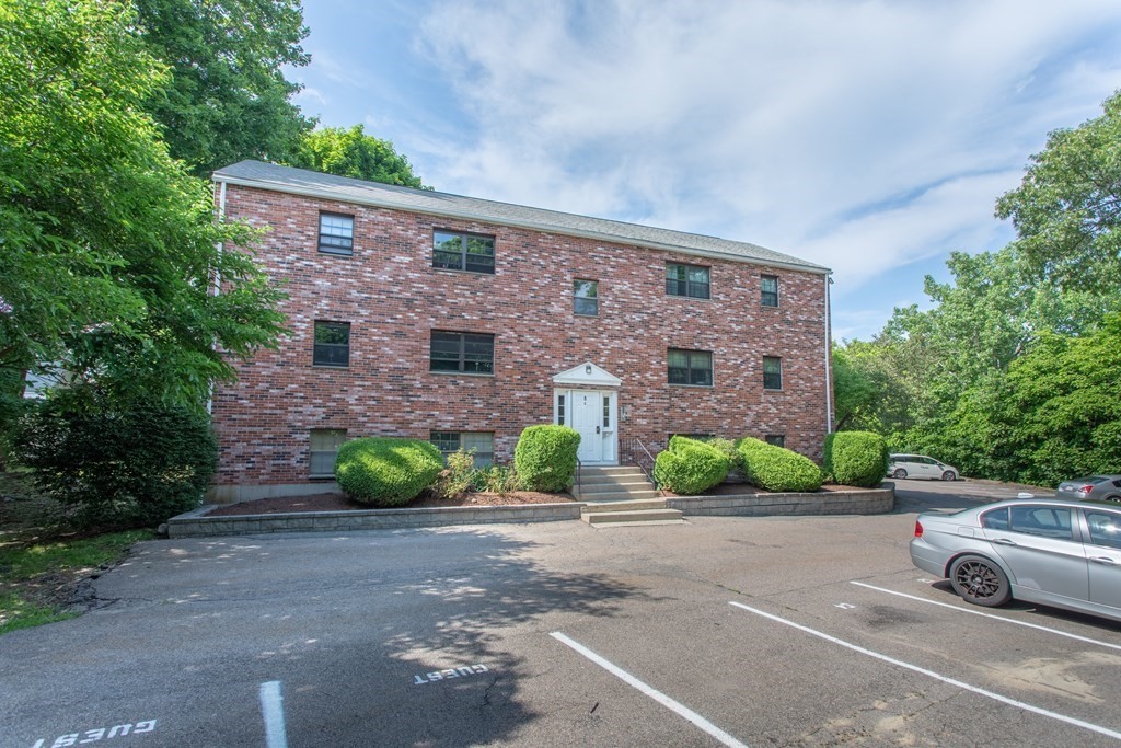 8 Jackson St #C1 in Quincy