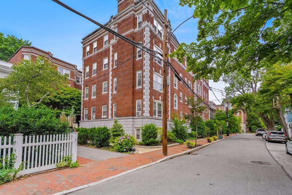41 Bowdoin St #25 in Cambridge