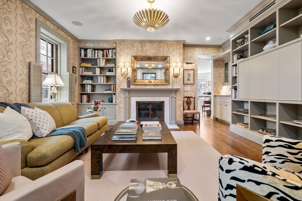 4 West Hill Place #4 in Boston