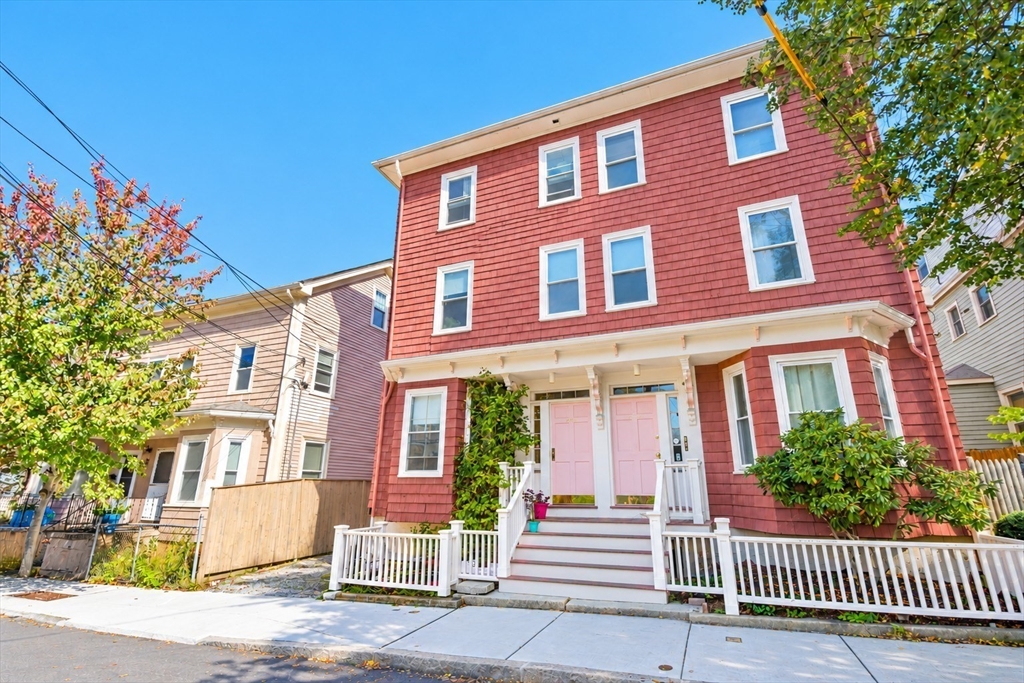 247 Chestnut St in Cambridge