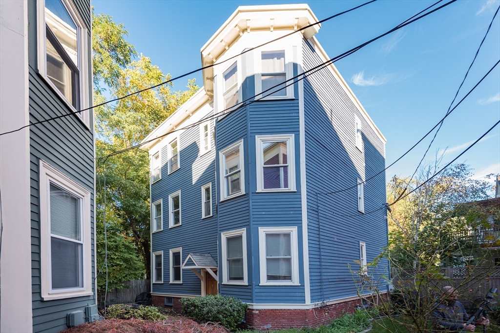 16-1/2 Magnolia Ave #2 in Cambridge
