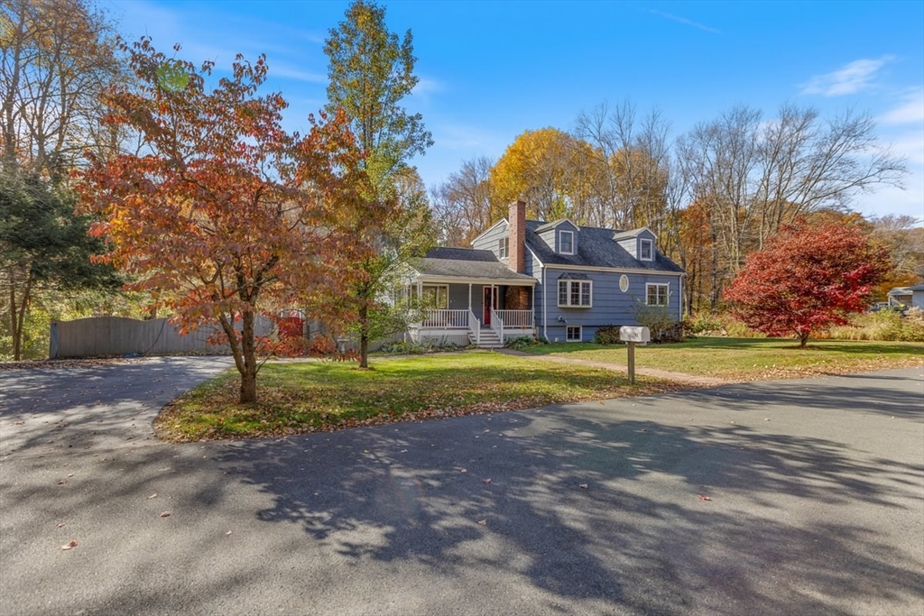 13 Noyes Rd in Georgetown
