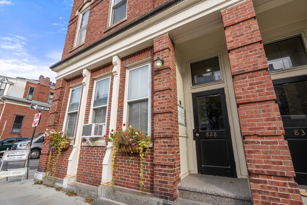 828 E 5Th St #3 in Boston