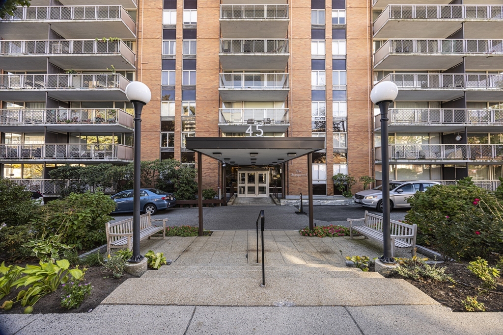 45 Longwood Avenue #PH D in Brookline