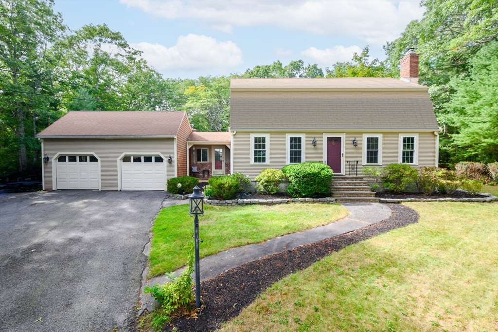15 Heritage Hill Rd in Marshfield