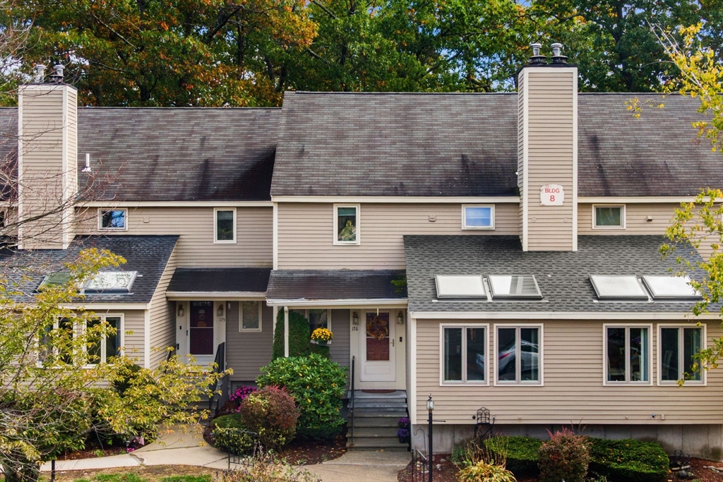 176 Brickett Hill Circle #176 in Haverhill