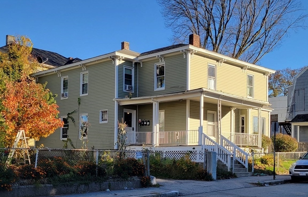 28 Russell St in Worcester
