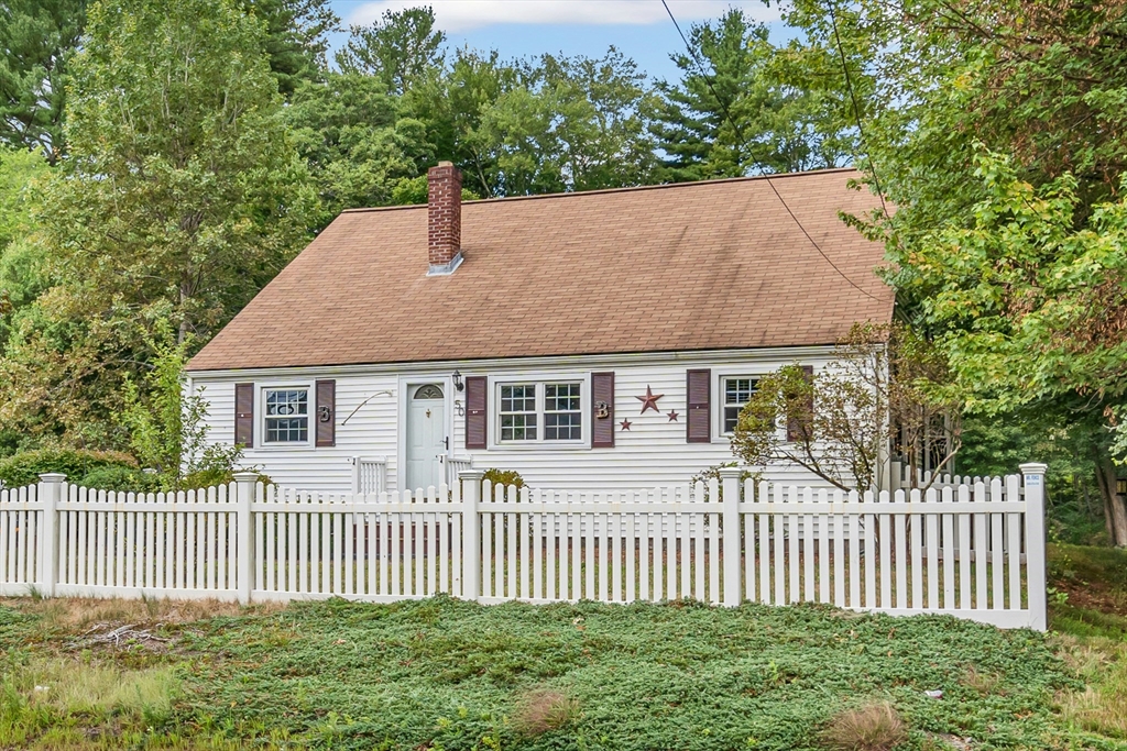 50 Hartford Ave E in Mendon