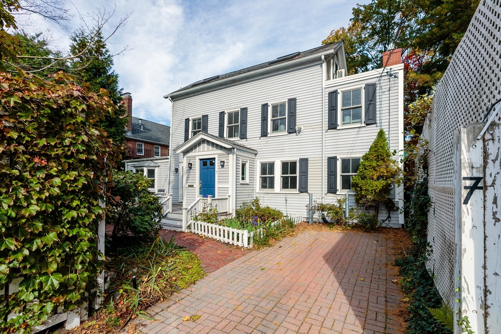 7 Camden Place in Cambridge