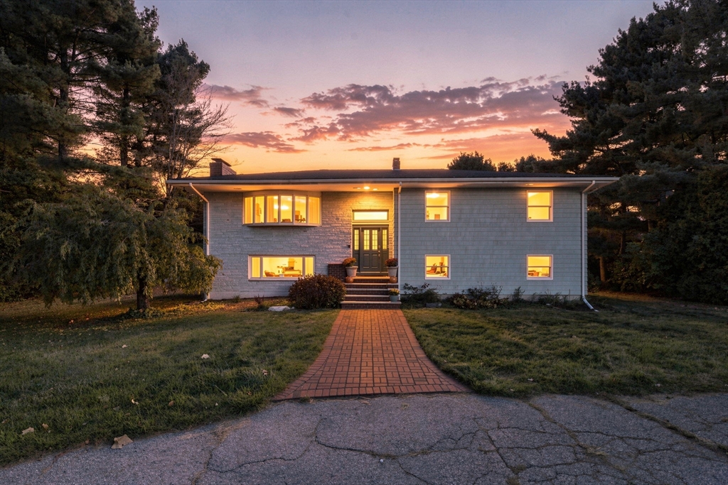 12 Pond Brook Cir in Weston