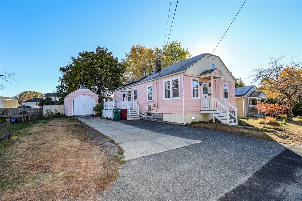 60 Columbia Rd in Lowell