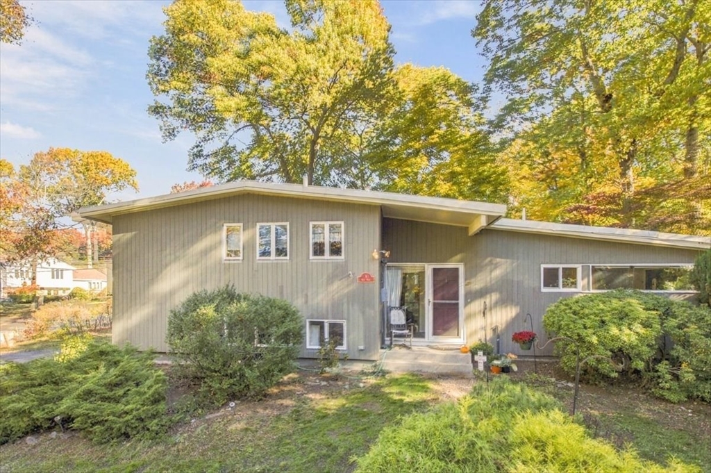 9 Kent Rd in Norwood