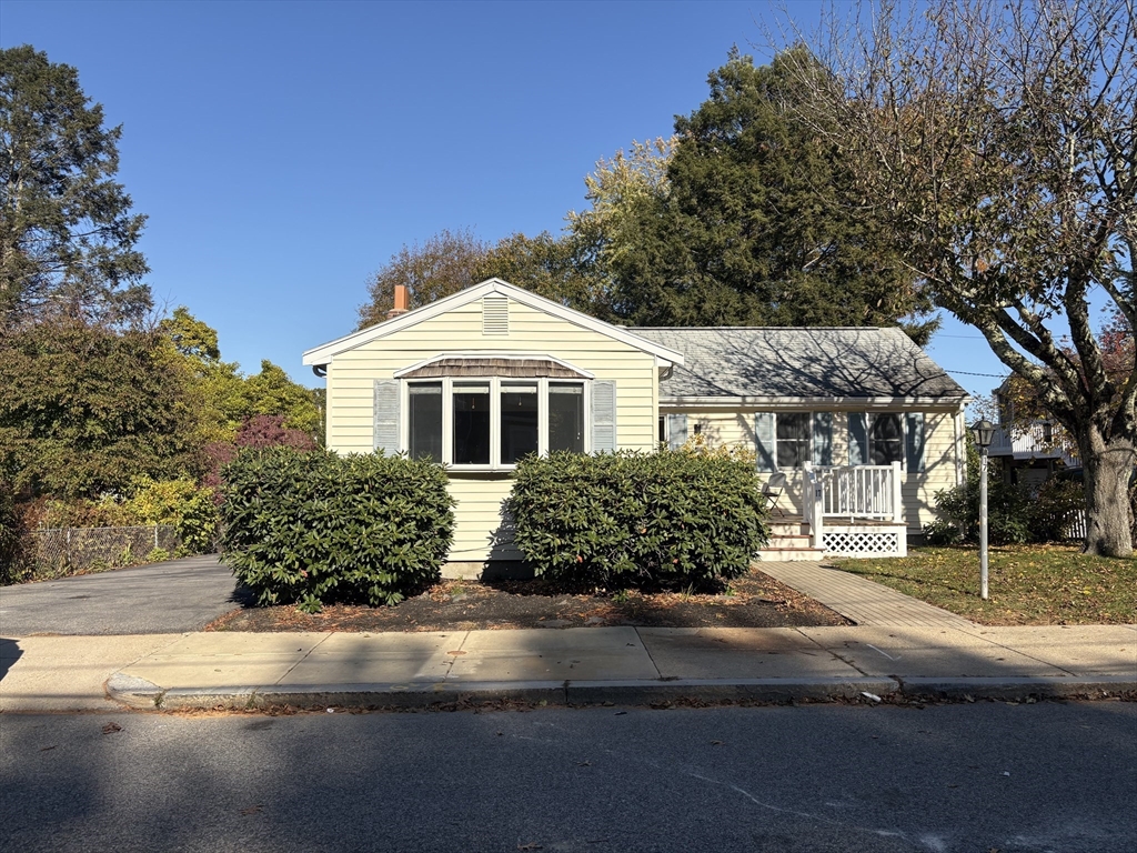 17 Hautevale Street in Roslindale