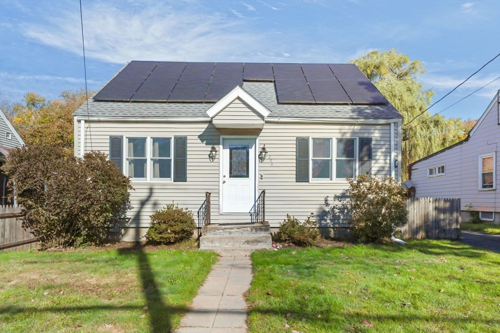 264 Taunton Ave in Seekonk