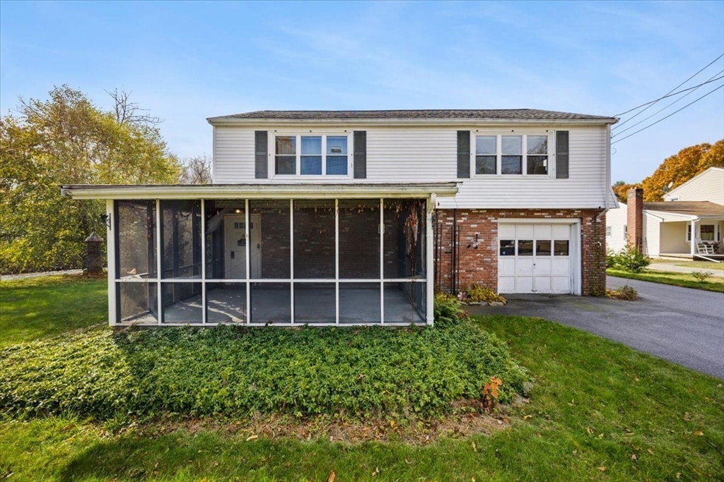 10 Old Elm St in Bellingham