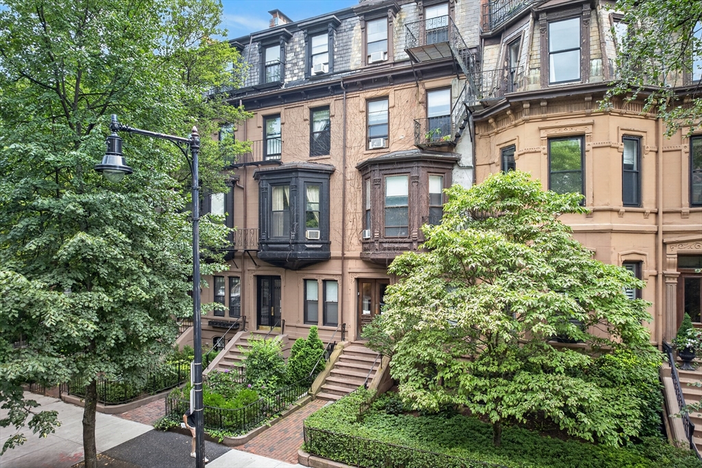325 Beacon Street in Boston