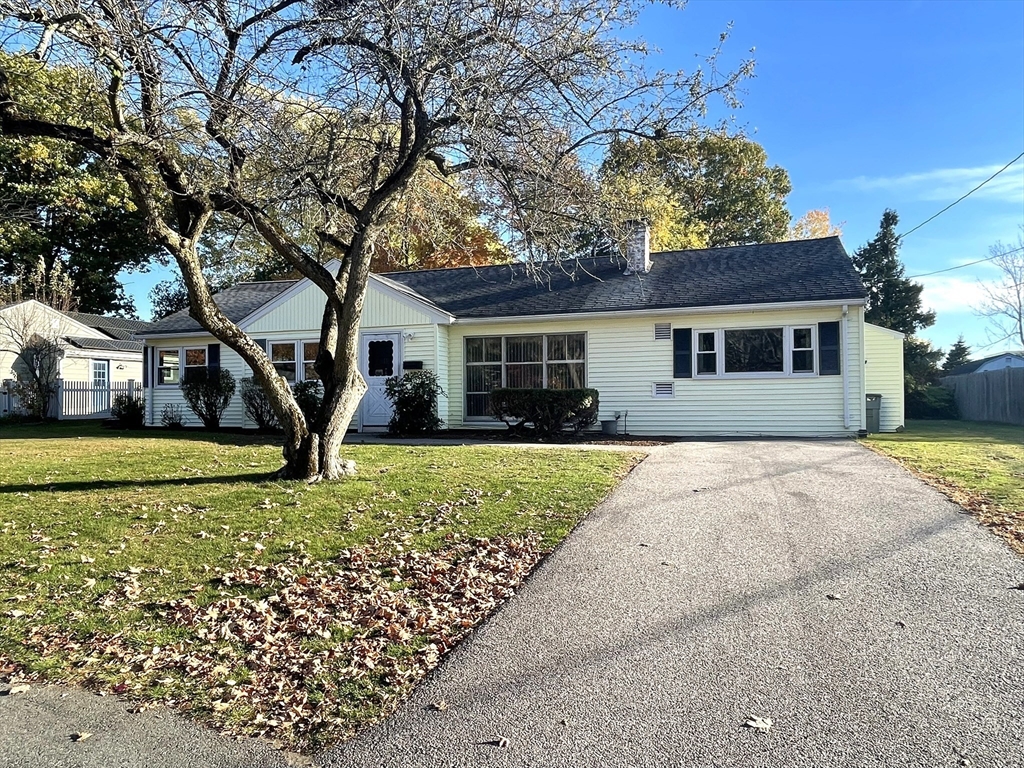 6 Wentworth Rd in Natick