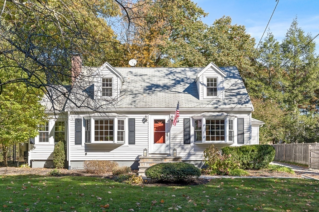 198 South Rd in Bedford