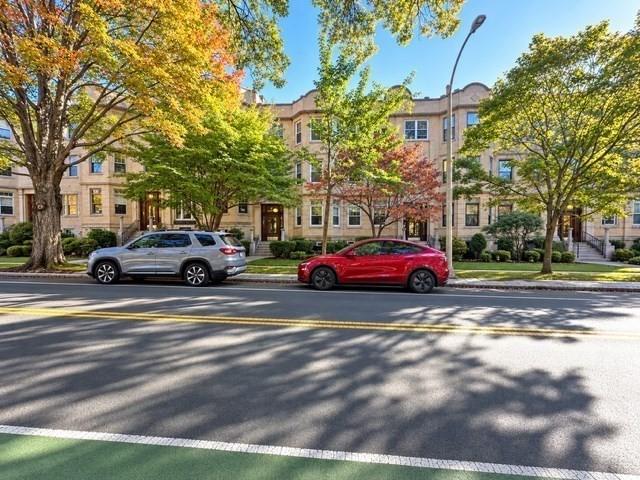 183 babcock #3 in Brookline