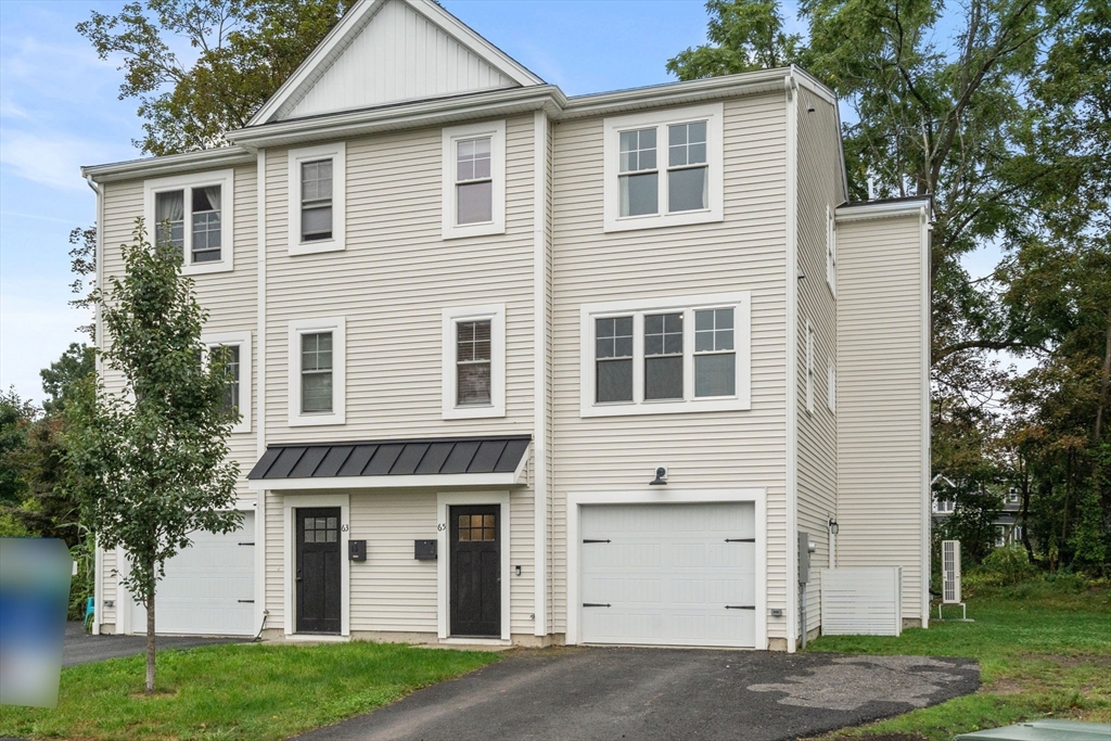 65 Castine St. in Worcester