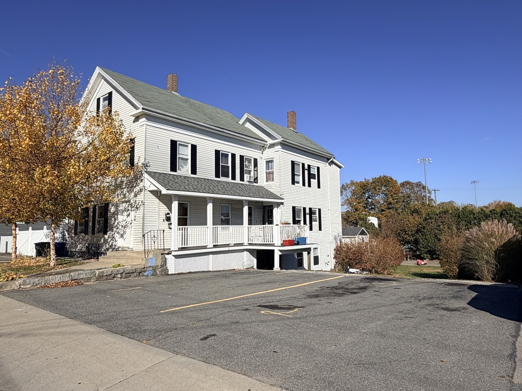 15 Sumner St in Milford