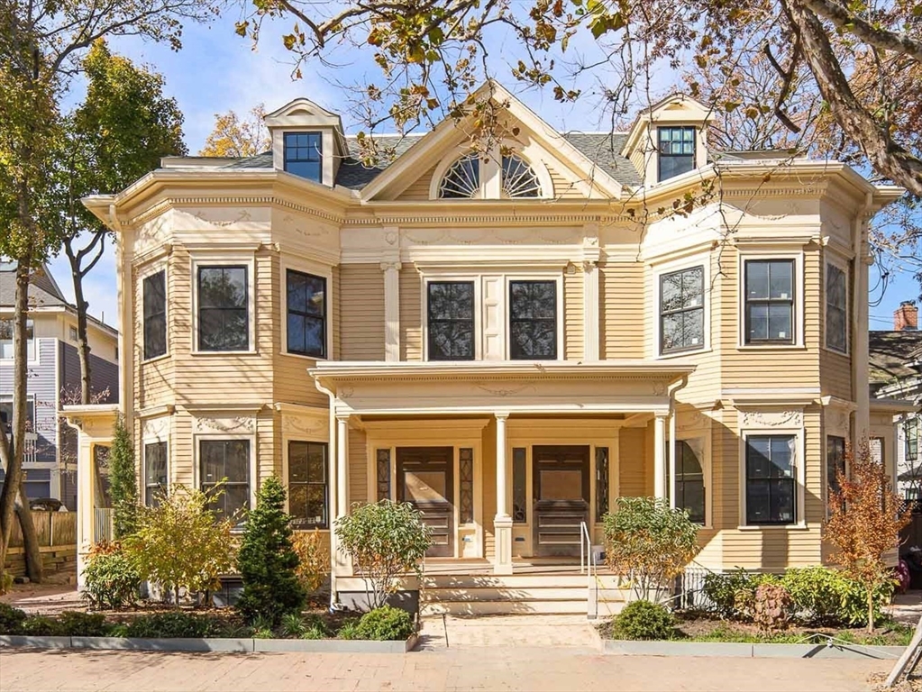 45 Dana St #3 in Cambridge
