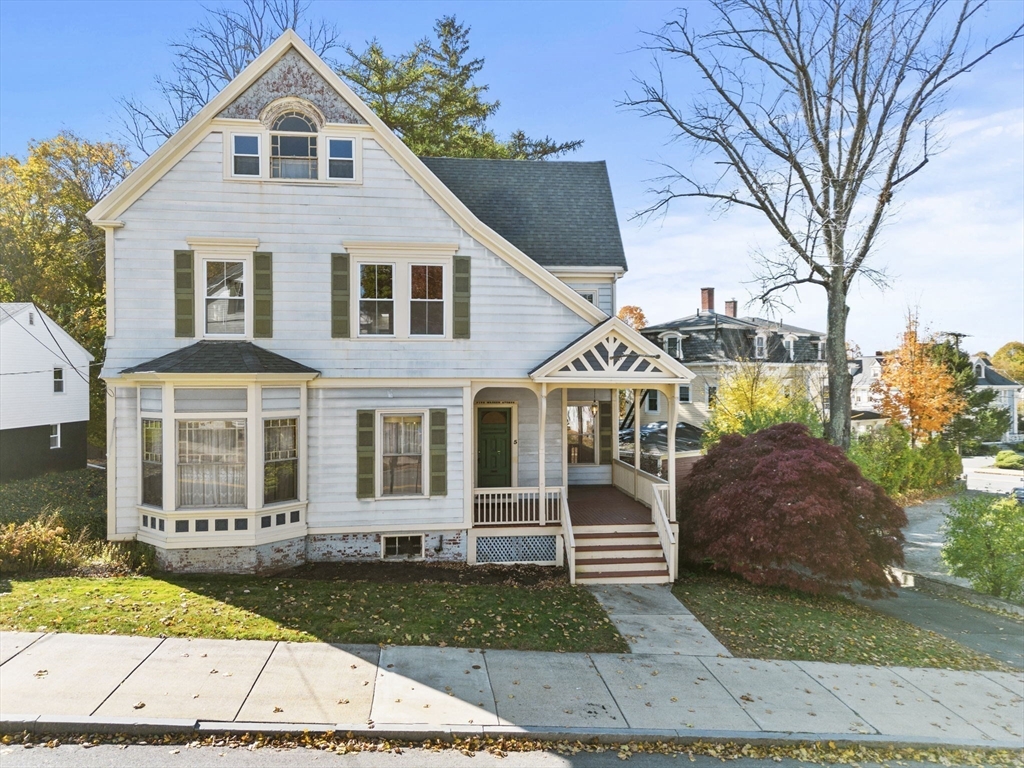 5 Warren Ave in Woburn