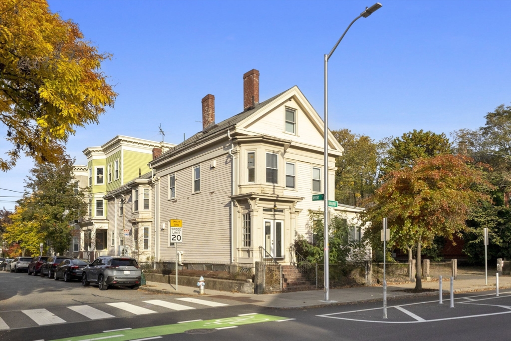 329 Broadway in Cambridge